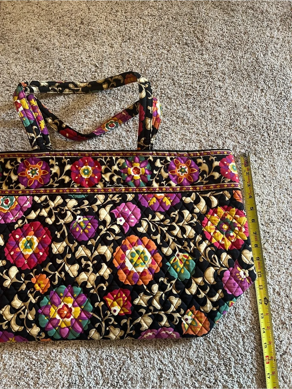 Vera Bradley Suzani Holiday Tote with Matching Makeup Bag 16”x14”x8” - Picture 10 of 11